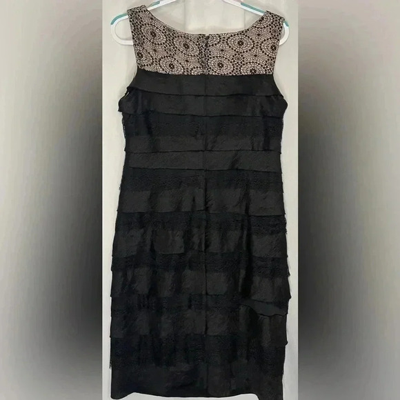 London Times lace embellished sleeveless‎ semi-formal sheath dress - Picture 2 of 3